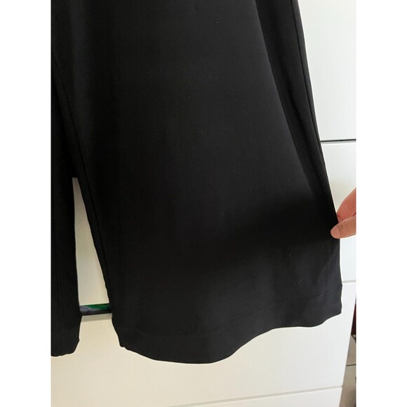White House Black Market Black Palazzo Pants Capris SIze M Travel Friendly - Picture 2 of 7